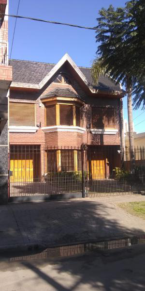 Hermoso Chalet en  Rafael Castillo